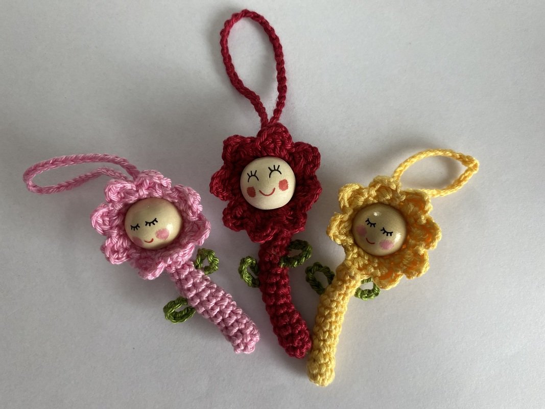 Häkelanleitung Blümchen mit Gesicht als Anhänger - Bild 4
