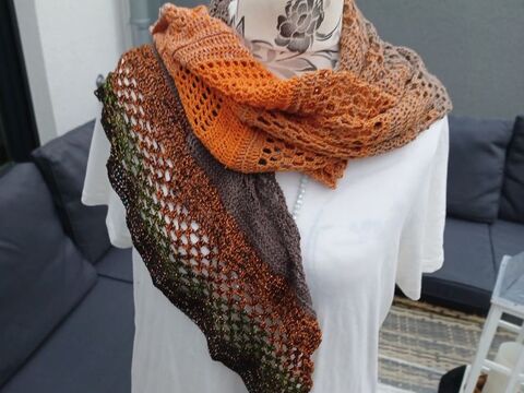 Asymetrisches Tuch mit Farbverlaufsgarn häkeln , kostenlos