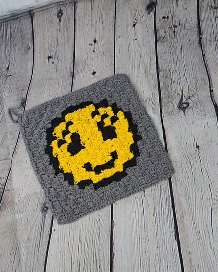 Smiley Face C2C Potholder in two designs