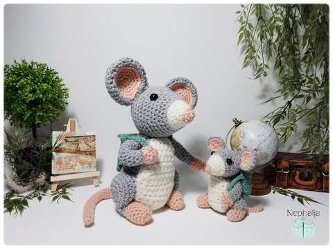 Mausbert mit Mausekind und Rucksack - Häkelanleitung