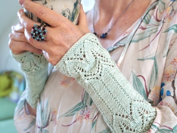Wrist Warmers "Tulips", knitting pattern, size S - L