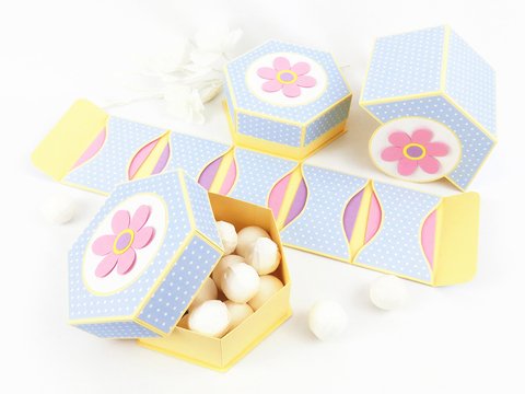 Explosionsbox für Gutscheinkarten – Bastelanleitung und Vorlagen