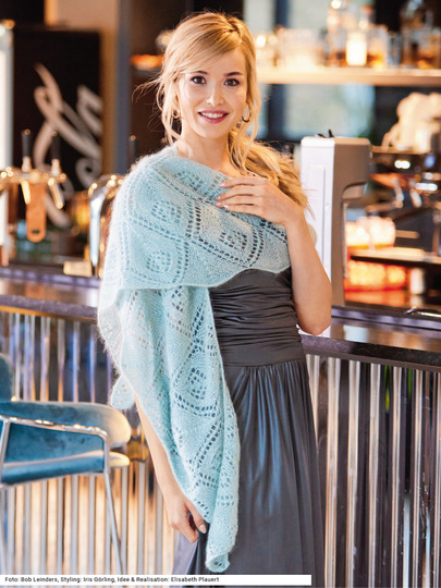 Stola mit Ajourmuster in Pastellgrün