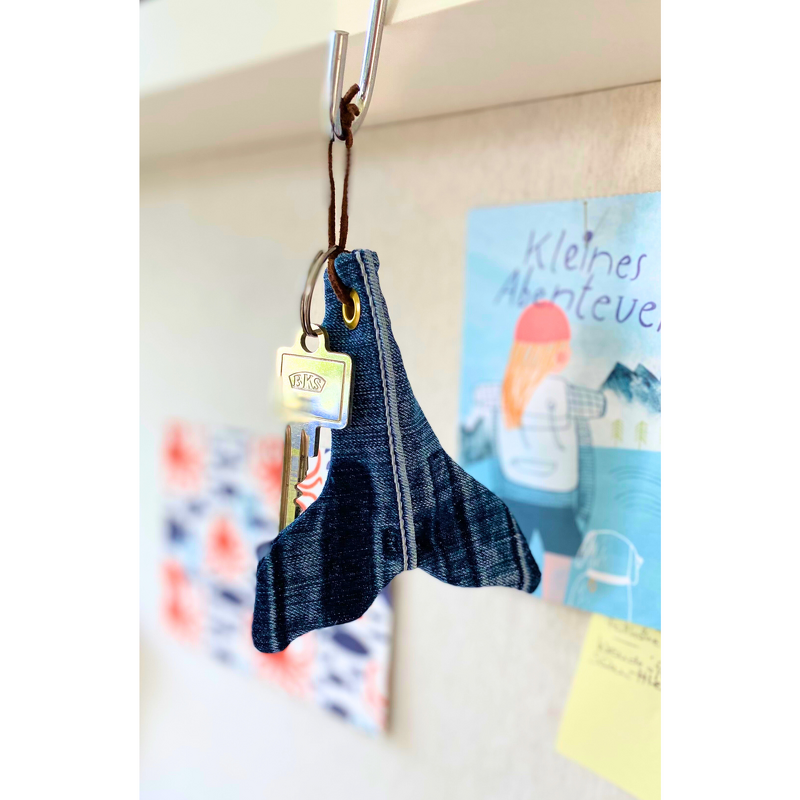Whalefin keychain pattern, recycle waistband from old jeans - Image 5