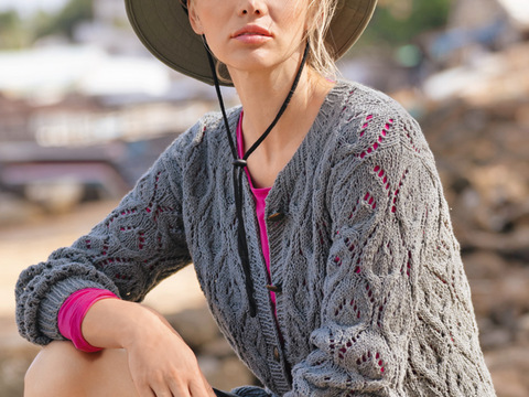 Cardigan im Lochrauten-Muster