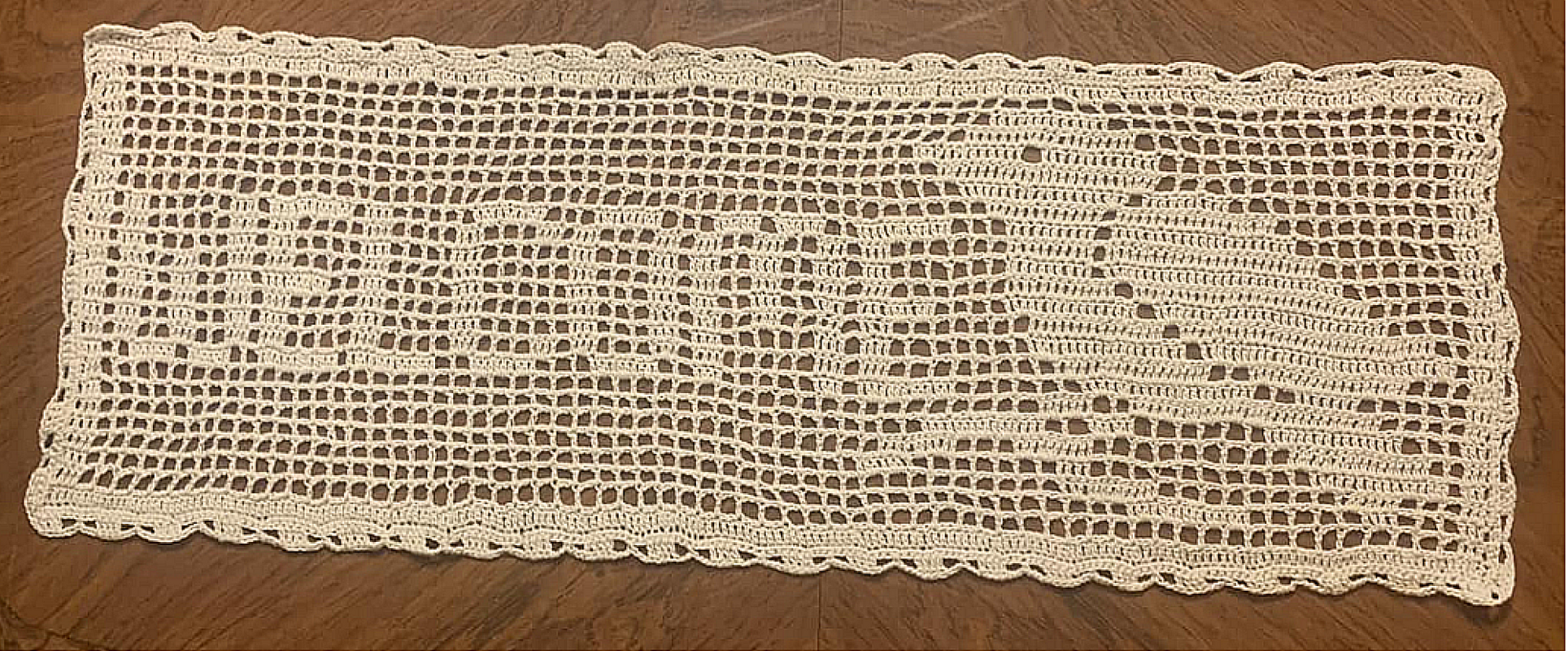 Welcome Bird Wall Decor - Filet Crochet Pattern and Charts