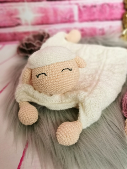 Crochet pattern PDF cuddle cloth sheep white pink amigurumi crocheted