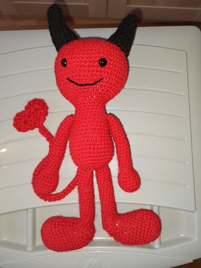 Kleiner Teufel * gehäkelter Teufel 33 cm hoch