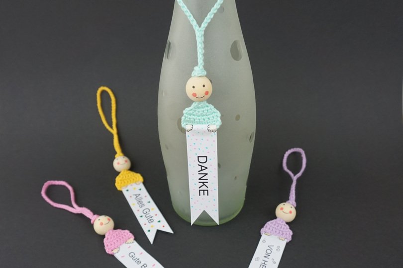 Flaschenanhänger Köpfchen Häkelanleitung