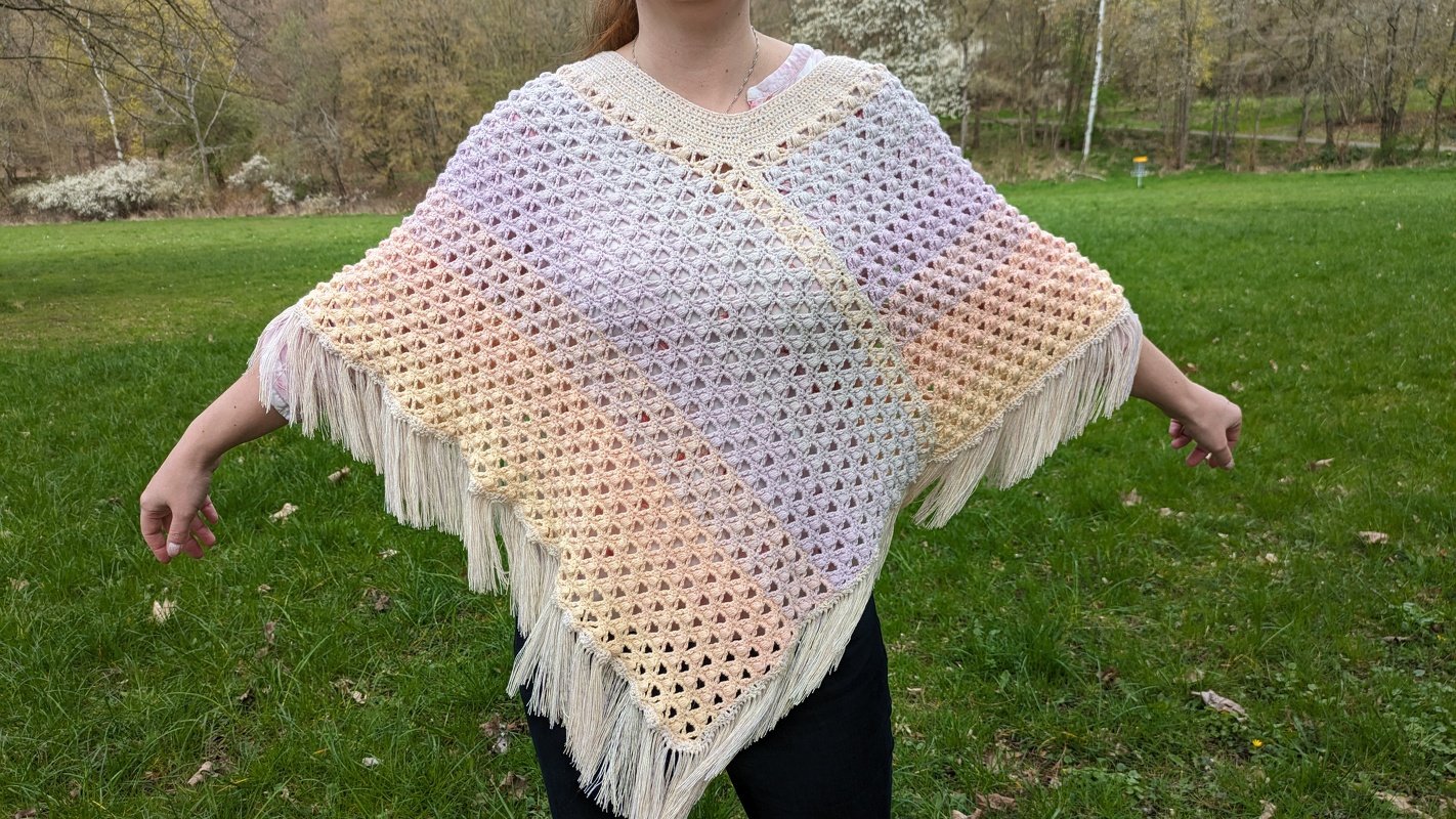 Crochet pattern for an airy summer poncho with fringes (size XS-XXL) - Image 12