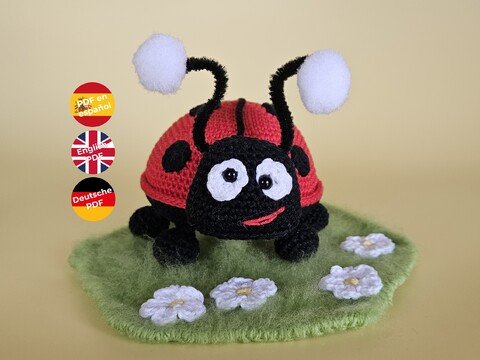 Kevin, der schielende Marienkäfer auf der Wiese - Amigurumi Häkelanleitung