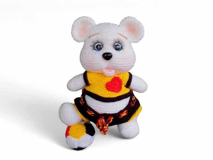 Crochet pattern football bears Bärly and Bella