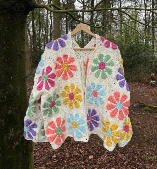 Crochet retro granny square cardigan | Daisy granny square