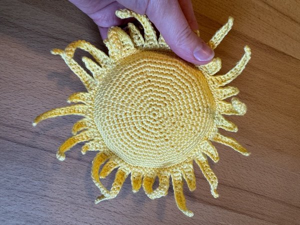 Gehäkelte Sonne als Lernspielzeug oder als Deko fürs Kinderzimmer - Bild 6