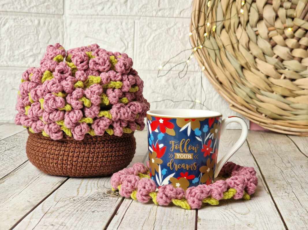 Crochet flower coaster set in a pot