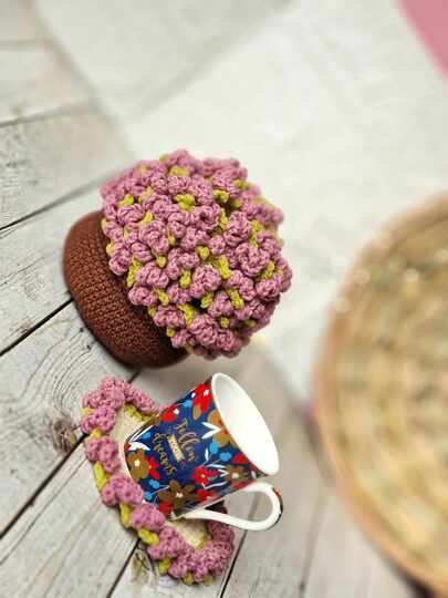 Crochet flower coaster set in a pot