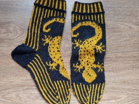 Anleitung Sockenmuster Geckomania, mit mehreren Fäden