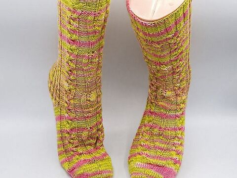 Sockenanleitung "Druidin - Licht" geeignet für Maschenzahl von 60 bis 72