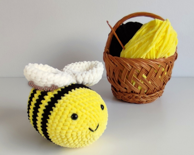Bee Plush Toy (2 Sizes) - Crochet Pattern for Beginners