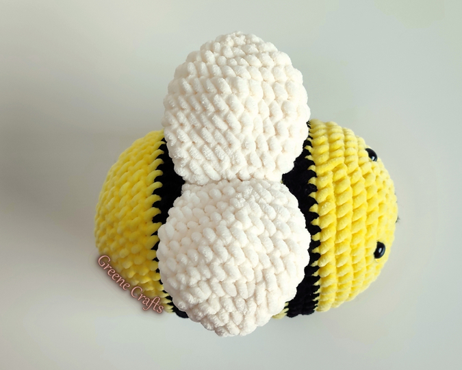 Bee Plush Toy (2 Sizes) - Crochet Pattern for Beginners