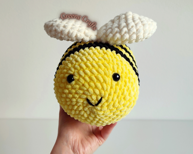 Bee Plush Toy (2 Sizes) - Crochet Pattern for Beginners