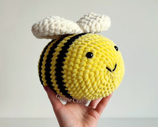 Bee Plush Toy (2 Sizes) - Crochet Pattern for Beginners