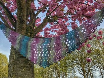 Crochet pattern Shawl Lissome