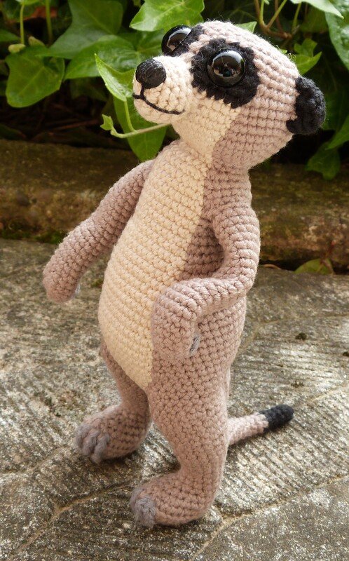 Evi Meerkat, crochet pattern for left-handers - Image 9