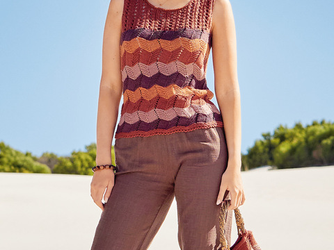 Top und Tasche mit Zackenmuster in Rost, Terracotta, Rosenholz und Aubergine