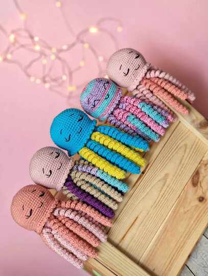 No sew crochet jellyfish amigurumi pattern for premature babies