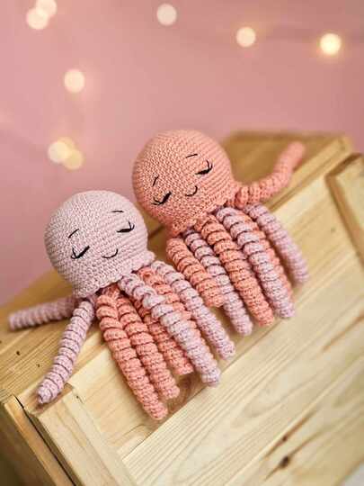 No sew crochet jellyfish amigurumi pattern for premature babies