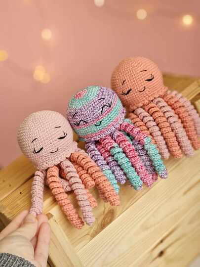 No sew crochet jellyfish amigurumi pattern for premature babies