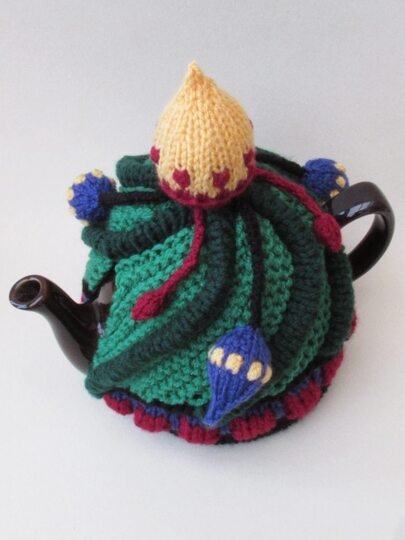 Persian Christmas Bauble Tea Cosy & Chocolate Orange Cover Knitting Pattern