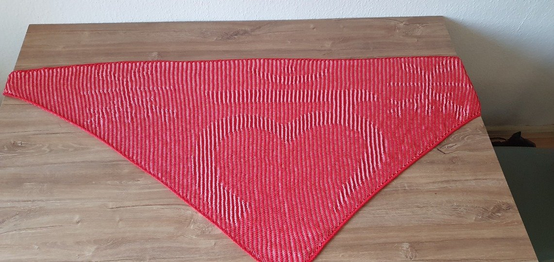 Root Chakra, Shadow Knitting, illusion Knitting, Motif Shawl