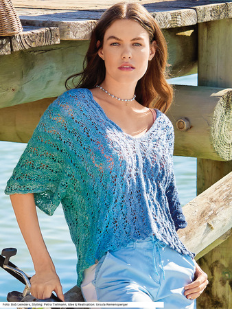 Quer gestricktes Top in Blau-Türkistönen