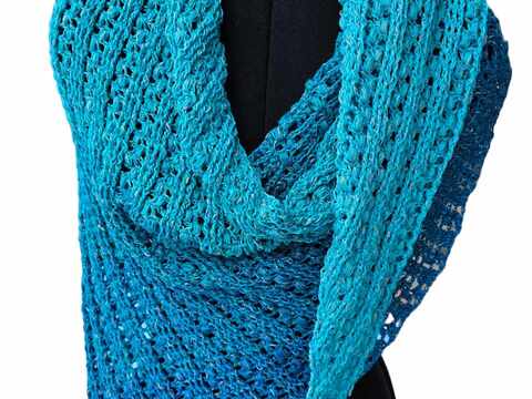 Flaches / asymmetrisches Tuch  „Grape tendril“