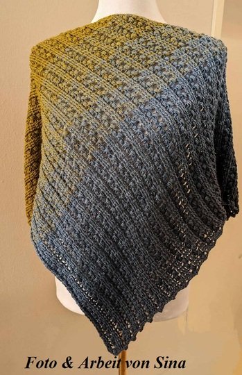 Flaches / asymmetrisches Tuch  „Grape tendril“