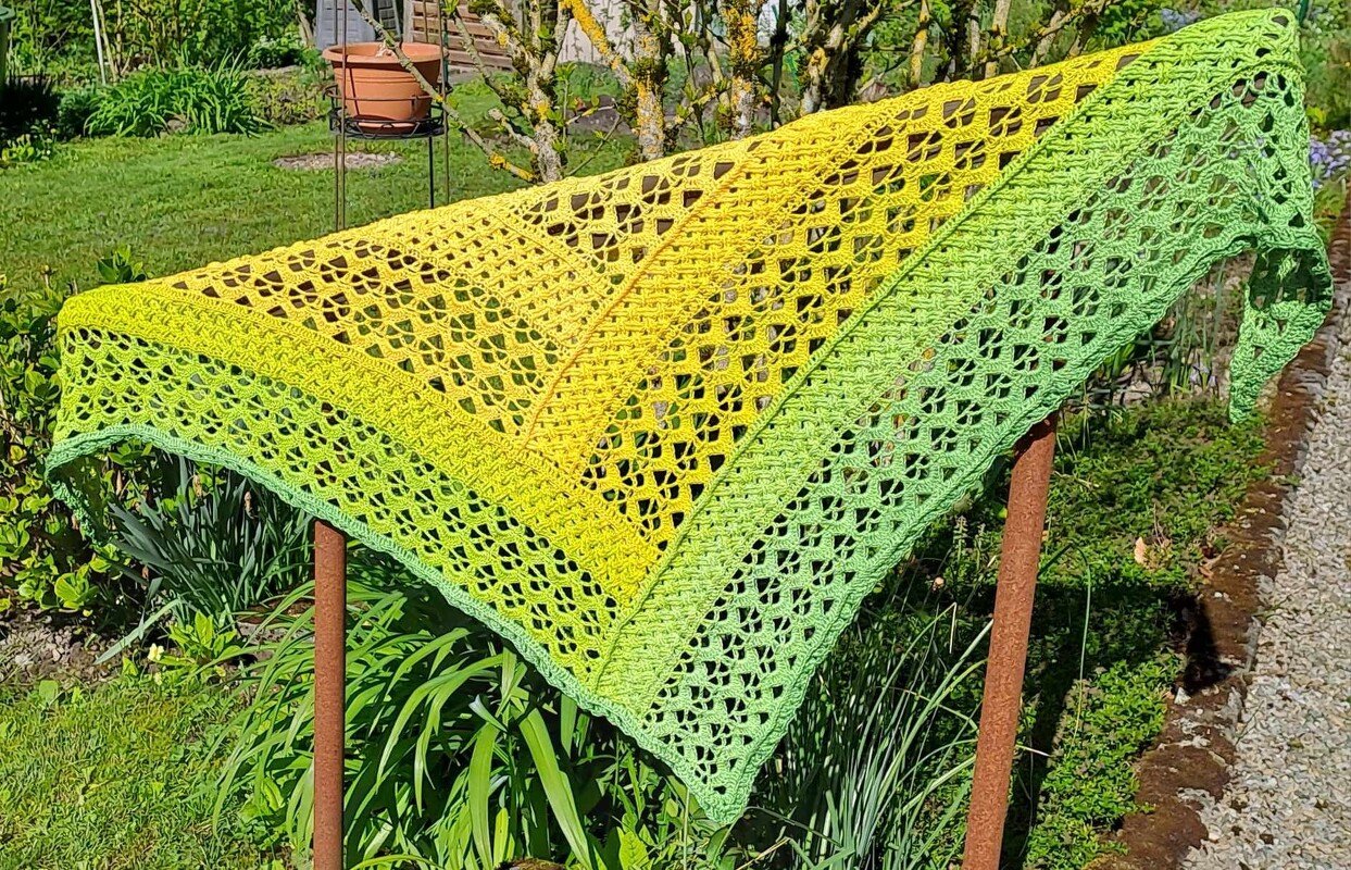 Crochet Pattern Triangular Scarf "Metis" - Image 3