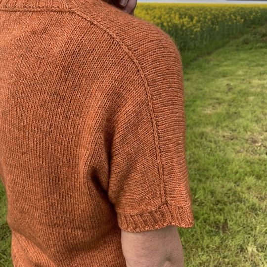 Strickanleitung Kurzarmpulli Finja Größe 36 – 46