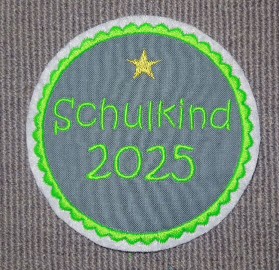 Stickdatei - Kreis Buttons Rahmen mit Wellenrand in 13 Größen