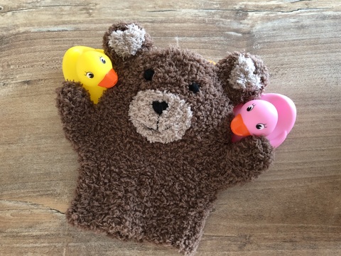 Teddywaschlappen für kleine Hände – Häkelanleitung mit ganz viel Herz