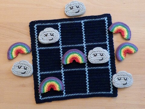 Häkelanleitung für ein klassisches Familienspiel Tic Tac Toe "Regen"