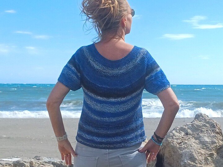 Einfaches Shirt mit Rundpasse von oben "Galuna" - alle Größen + Längen