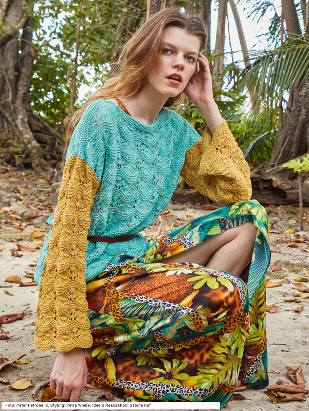 Gestrickter Pulli im Wellenmuster