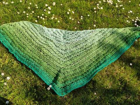 Anleitung für gehäkeltes Dreieckstuch Schwesterart