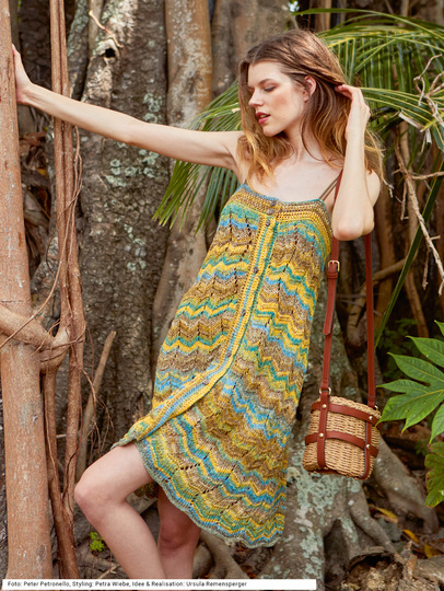 Gestricktes Trägerkleid im Farbverlauf