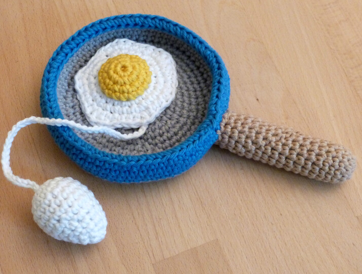 Crochet pattern 4 cup and ball games