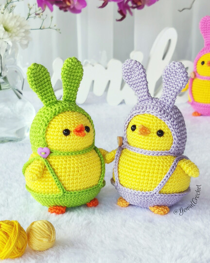 Low Sew Crochet Pattern | Easter Chubby Chick Amigurumi in Bunny Hat