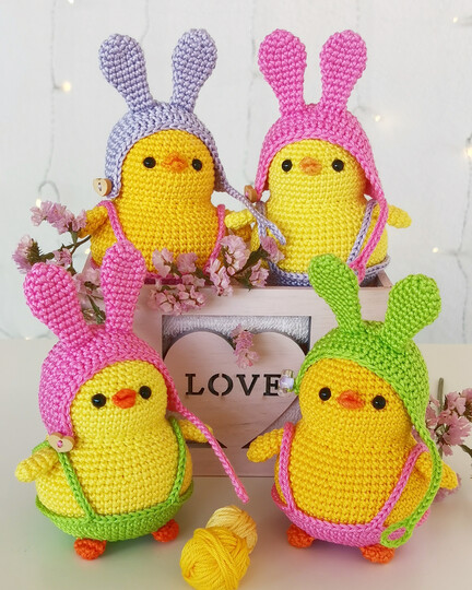 Low Sew Crochet Pattern | Easter Chubby Chick Amigurumi in Bunny Hat