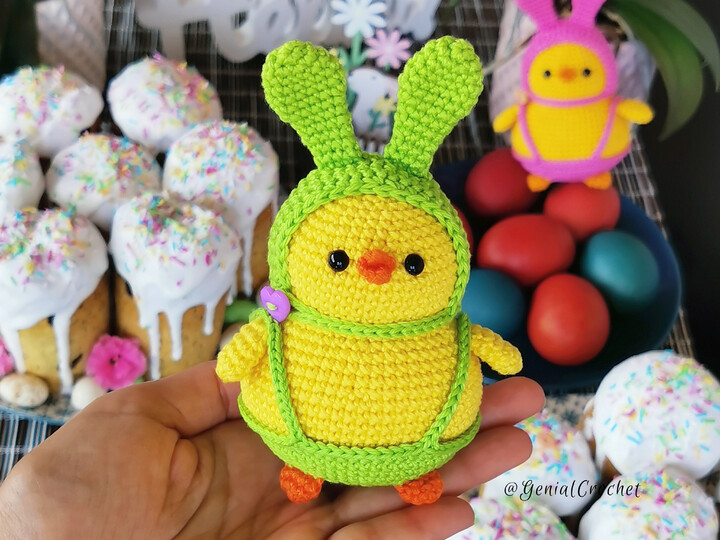 Low Sew Crochet Pattern | Easter Chubby Chick Amigurumi in Bunny Hat